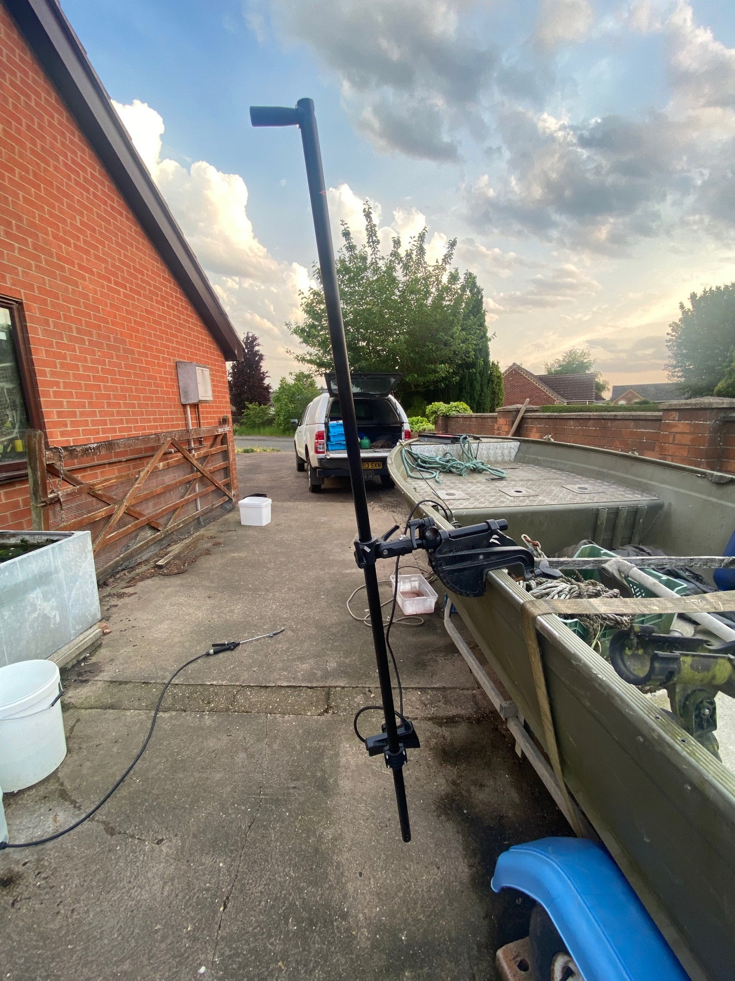 TRANSDUCER POLE MOUNT